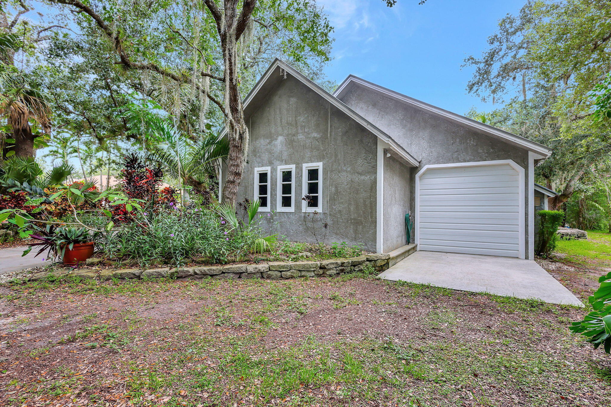 1055 Southwest Blue Water Way Stuart, FL 34997 - Photo 6 of 67 1-web-or-mls-5P1A6709