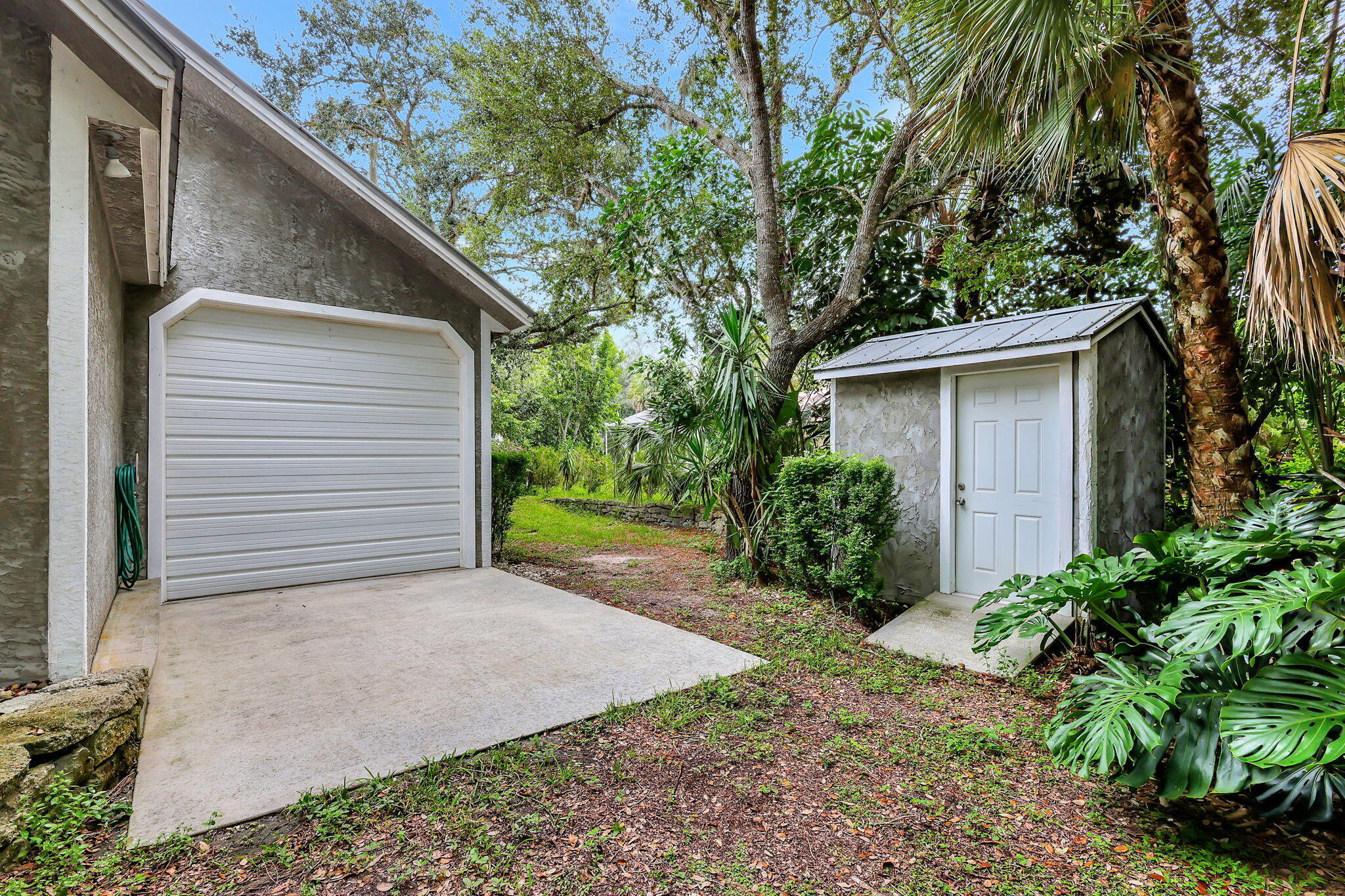 1055 Southwest Blue Water Way Stuart, FL 34997 - Photo 7 of 67 2-web-or-mls-5P1A6714