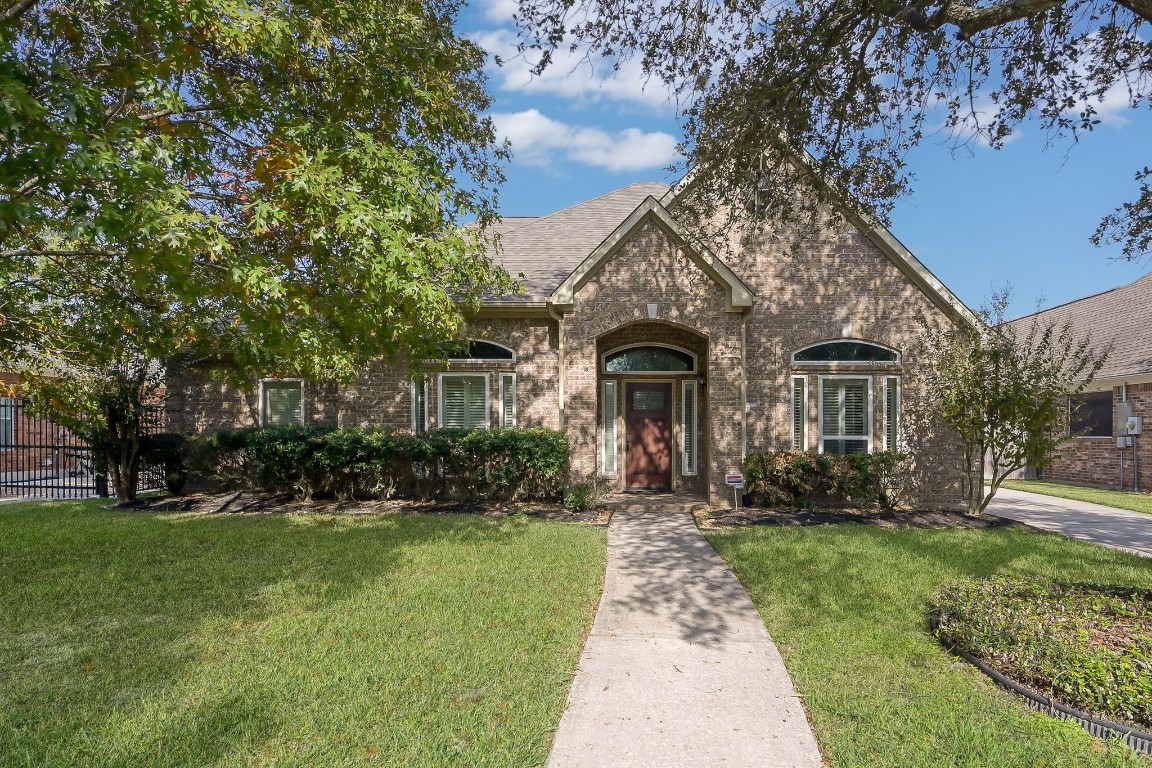 3510 Ash Glen Drive Spring, TX 77388 - Photo 1 of 39 a front view of a house with a yard