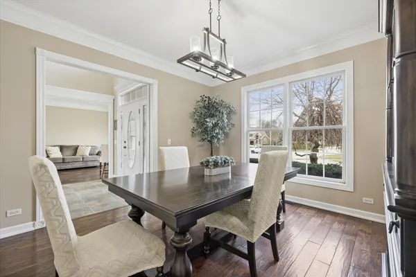 $775,000 | 808 Wedgewood Drive, Crystal Lake, IL 60014