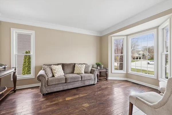$775,000 | 808 Wedgewood Drive, Crystal Lake, IL 60014