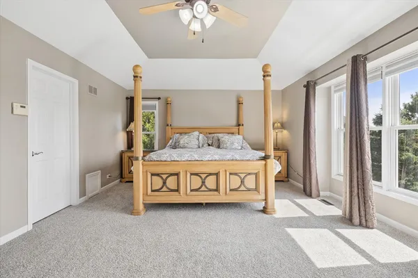 $775,000 | 808 Wedgewood Drive, Crystal Lake, IL 60014
