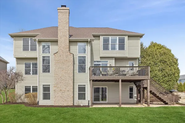 $775,000 | 808 Wedgewood Drive, Crystal Lake, IL 60014