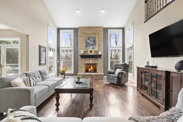 $775,000 | 808 Wedgewood Drive, Crystal Lake, IL 60014