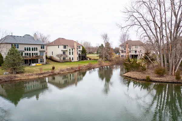 $775,000 | 808 Wedgewood Drive, Crystal Lake, IL 60014