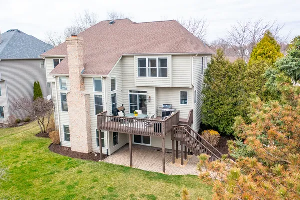 $775,000 | 808 Wedgewood Drive, Crystal Lake, IL 60014