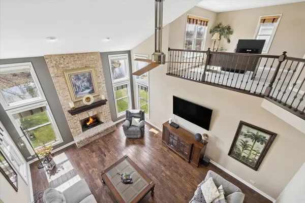 $775,000 | 808 Wedgewood Drive, Crystal Lake, IL 60014