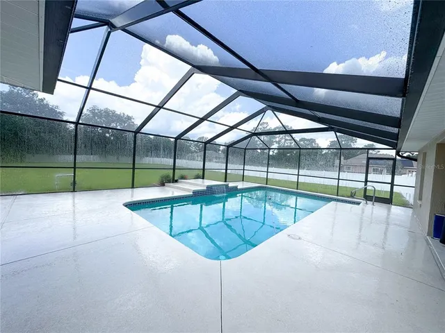 $575,000 | 6282 Northeast 61st Ave Road, Silver Springs, FL 34488