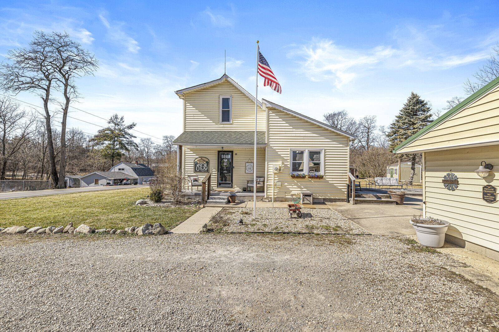 8958 West 1050 South