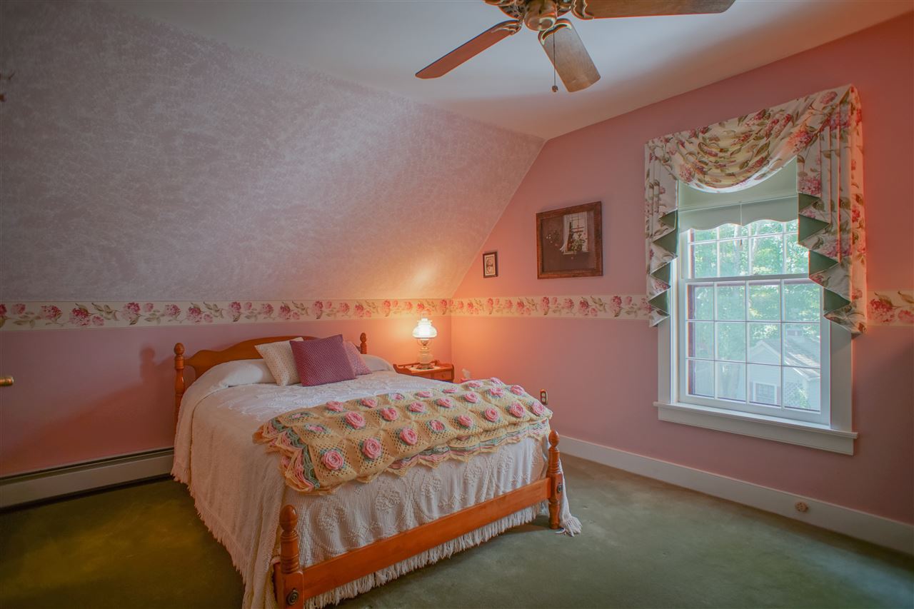142 Barnumville Road Manchester, VT 05255 - Photo 11 of 14 Gallery Image 11
