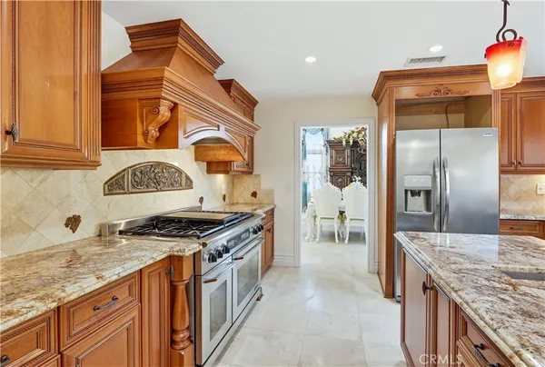 $2,295,000 | 260 South Willowcreek Lane, Anaheim, CA 92808