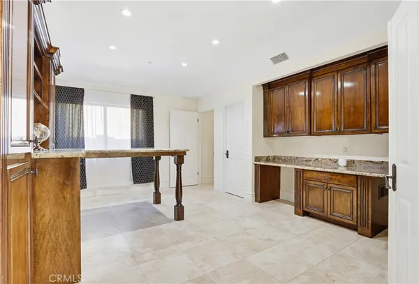 $2,295,000 | 260 South Willowcreek Lane, Anaheim, CA 92808