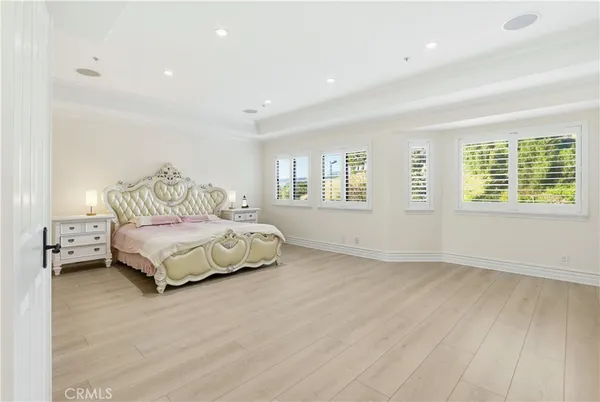 $2,295,000 | 260 South Willowcreek Lane, Anaheim, CA 92808