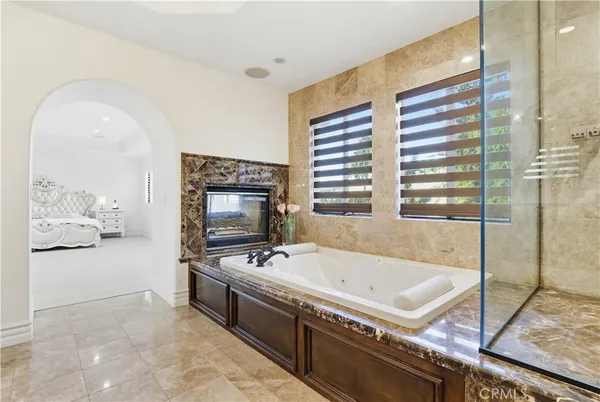 $2,295,000 | 260 South Willowcreek Lane, Anaheim, CA 92808