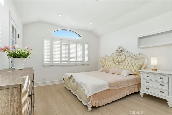 $2,295,000 | 260 South Willowcreek Lane, Anaheim, CA 92808