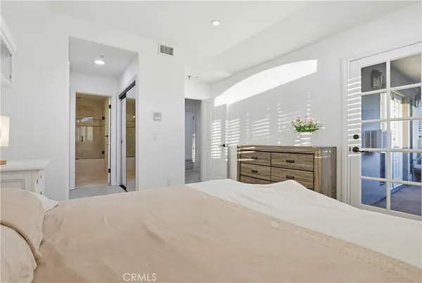 $2,295,000 | 260 South Willowcreek Lane, Anaheim, CA 92808