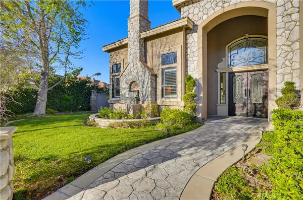 $2,295,000 | 260 South Willowcreek Lane, Anaheim, CA 92808