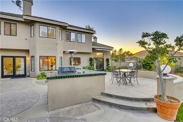 $2,295,000 | 260 South Willowcreek Lane, Anaheim, CA 92808