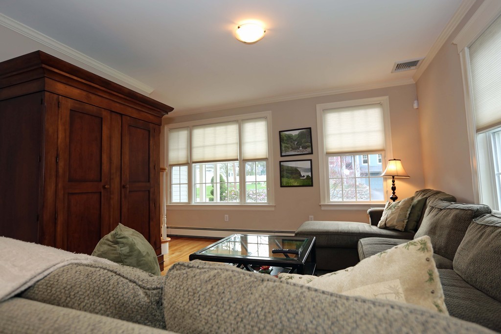 34 Prospect Street Needham, MA 02492 - Photo 5 of 30 Gallery Image 5