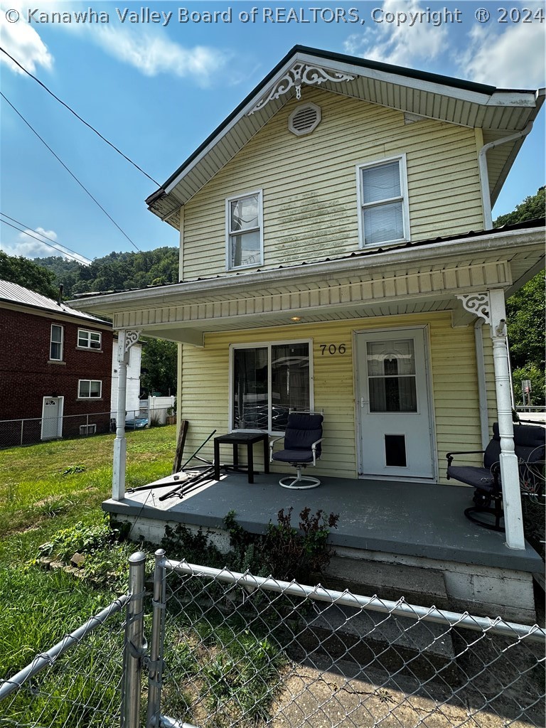 706 Stratton Street Logan, WV 25601 - Photo 3 of 25 Gallery Image 3