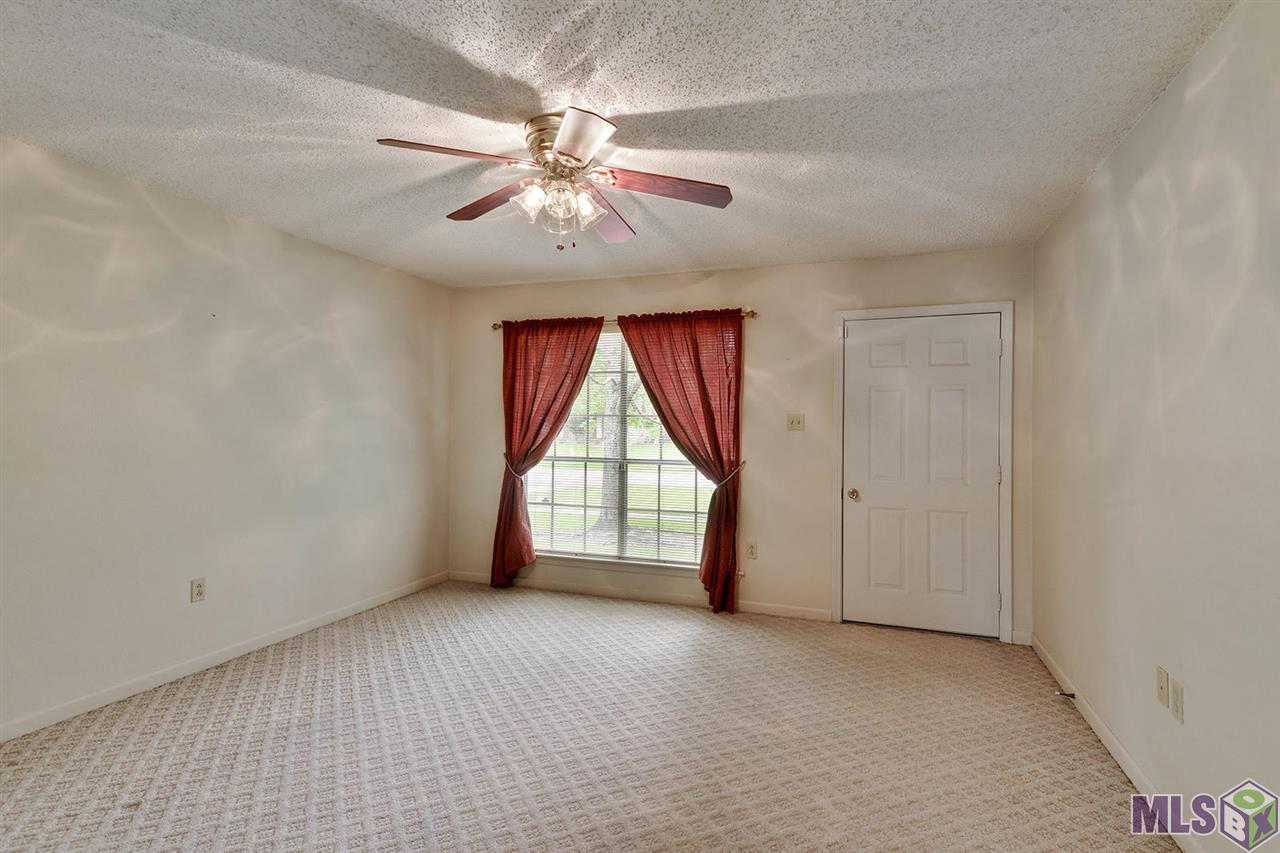 10063 Ridgely Drive Baton Rouge, LA 70809 - Photo 2 of 13