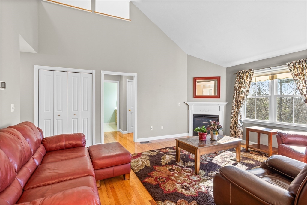 6 Rotherham Way, Unit C Hudson, MA 01749 - Photo 4 of 33 Gallery Image 4