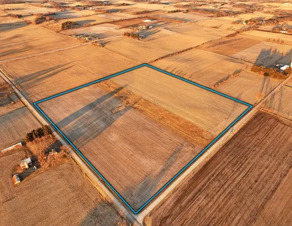 $1 | 38.2 M/l Acres Slinde, Stoughton, WI 53589