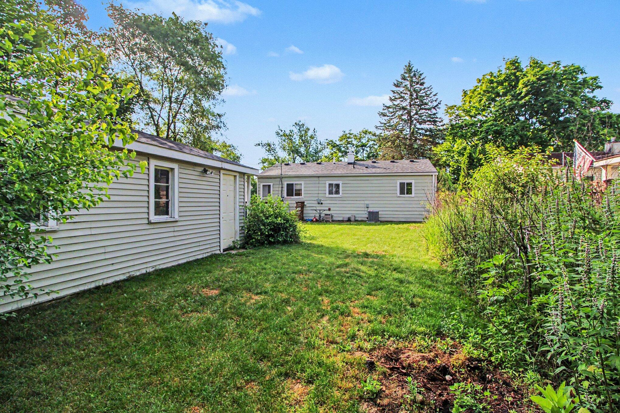 1307 Fall River Road Ypsilanti, MI 48198 - Photo 26 of 30 027_file_3585