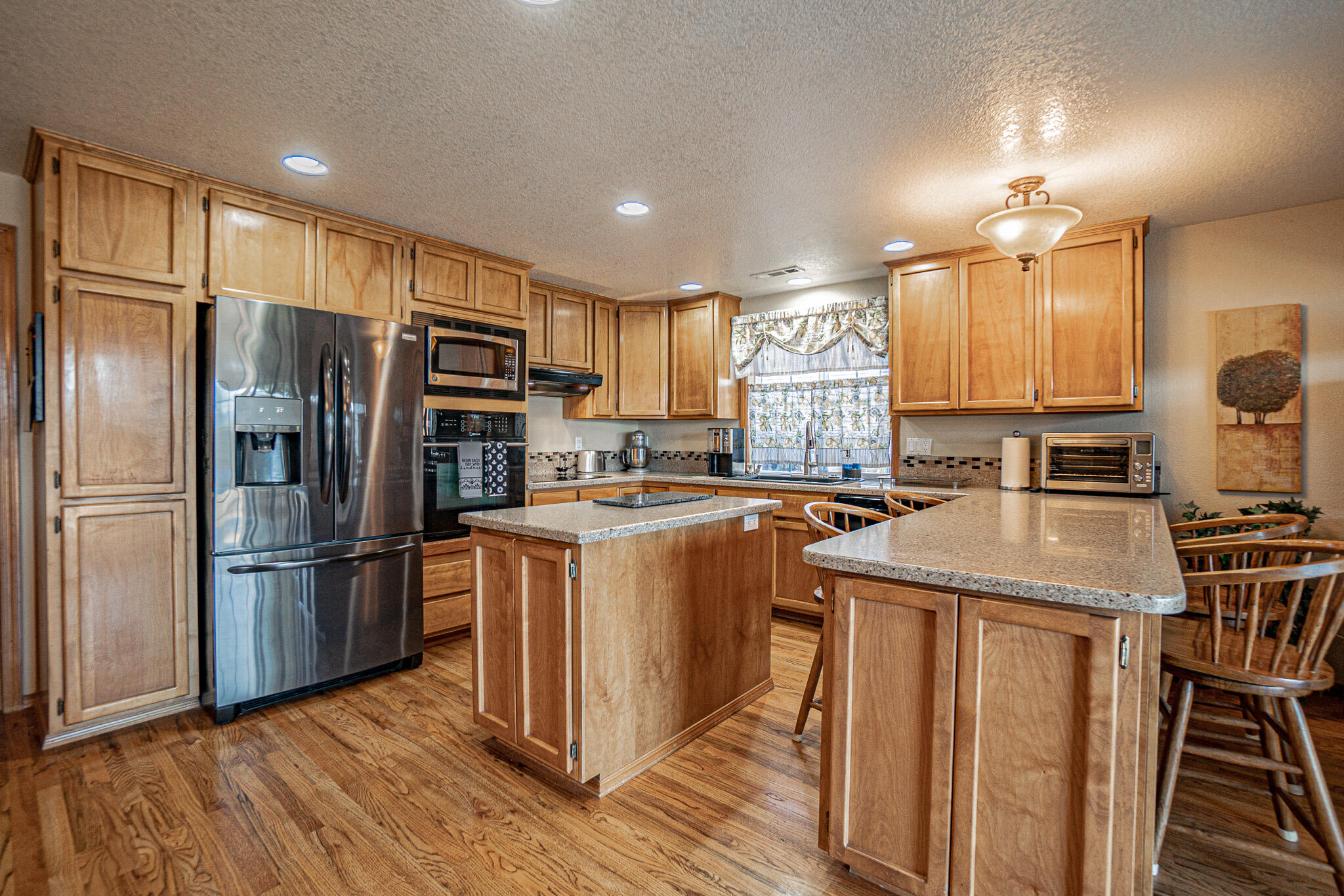 915 Amanda Way Central Point, OR 97502 - Photo 3 of 36 DSC03031-HDR
