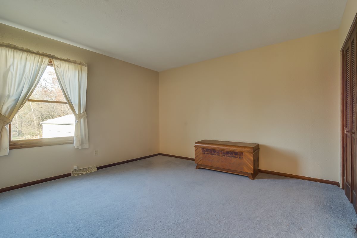 24695 Layton Road South Bend, IN 46614 - Photo 12 of 27