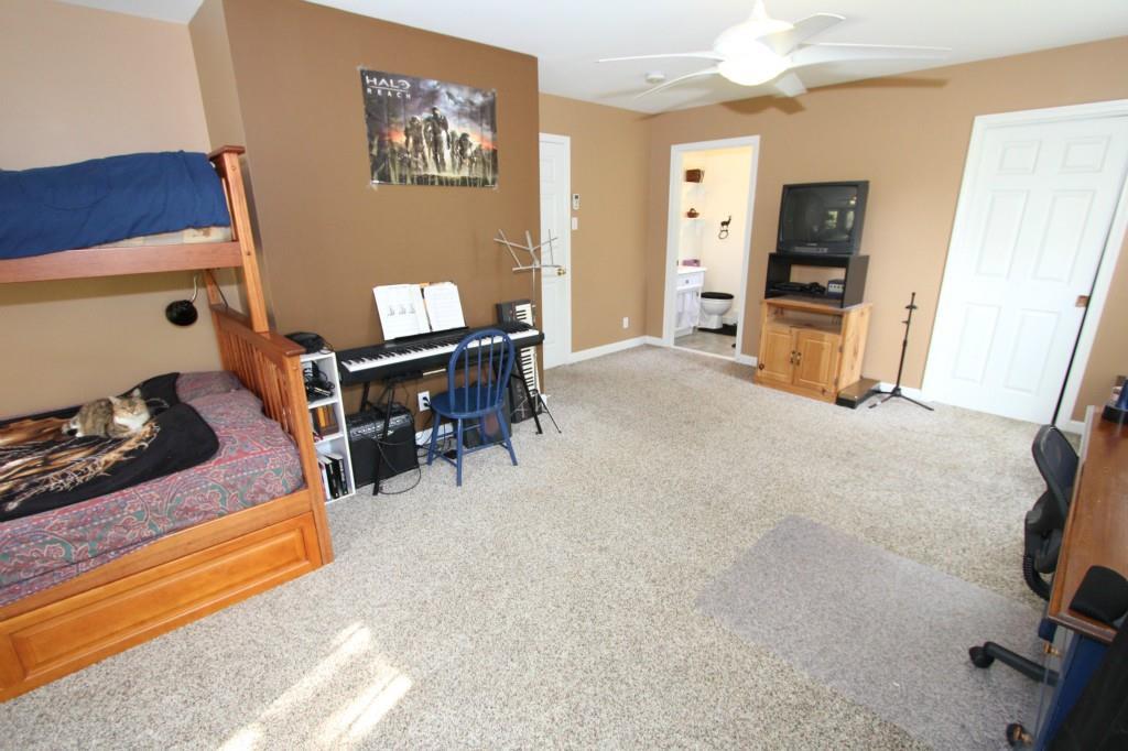 32 Astrid Drive Cumberland Center, ME 04021 - Photo 23 of 34 Photo