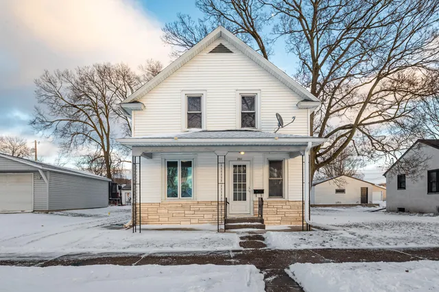 $234,900 | 2011 21st Street South, La Crosse, WI 54601