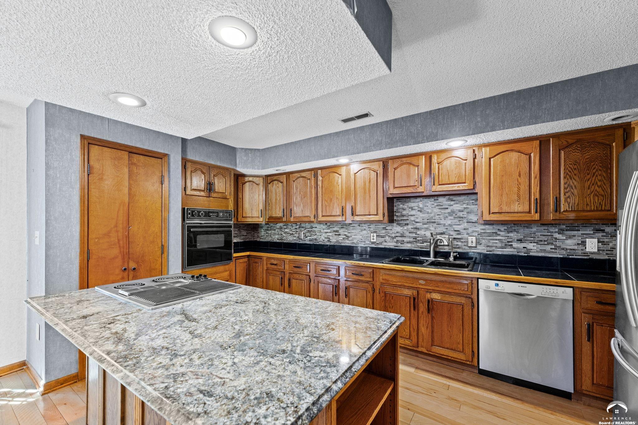 3840 Northeast Kimbal Road Topeka, KS 66617 - Photo 14 of 44 Gallery Image 14
