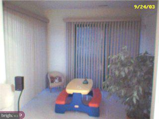 16 Pickwick Place Sewell, NJ 08080 - Photo 3 of 6