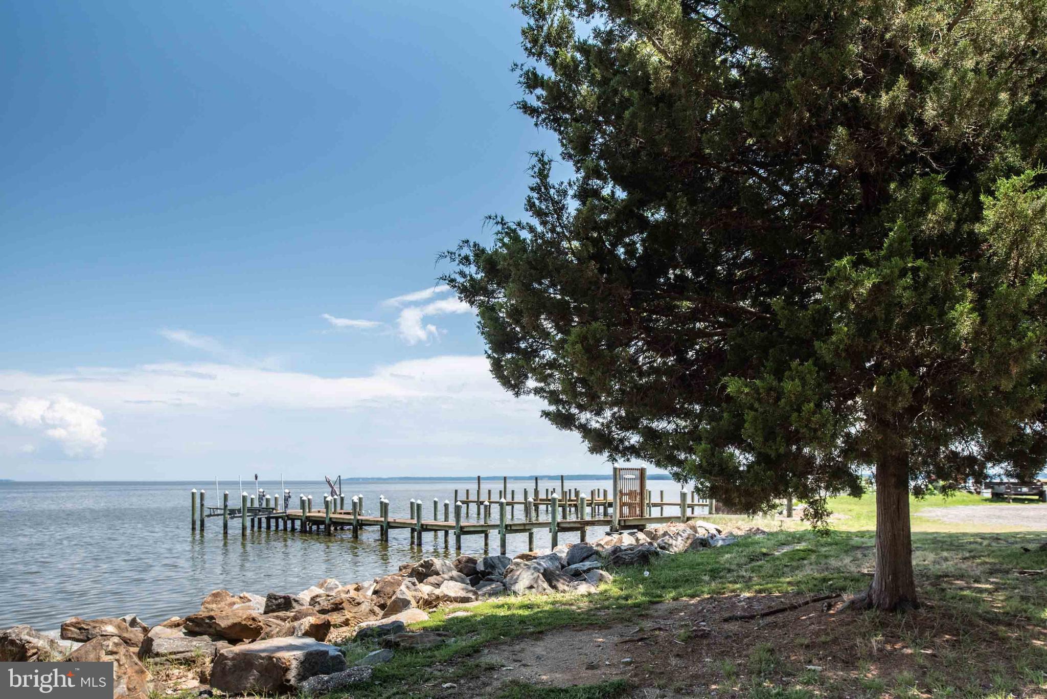 133 7th Street Colonial Beach, VA 22443 - Photo 60 of 72 a view of a lake with houses