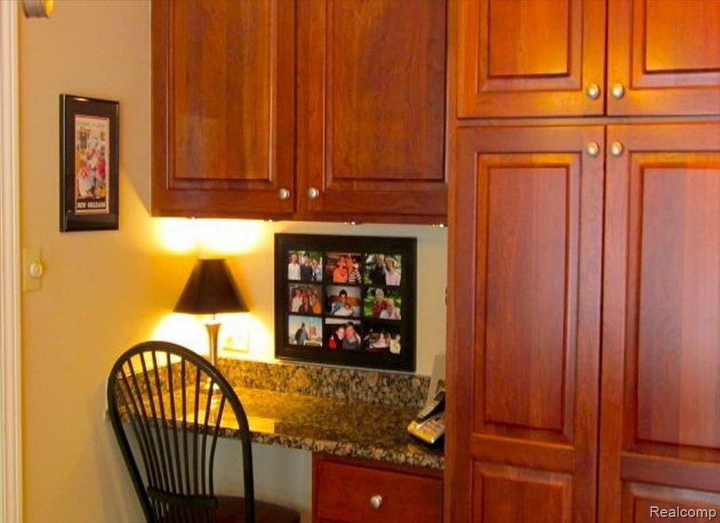 5595 Raven Road Bloomfield Hills, MI 48301 - Photo 7 of 25 Kitchen