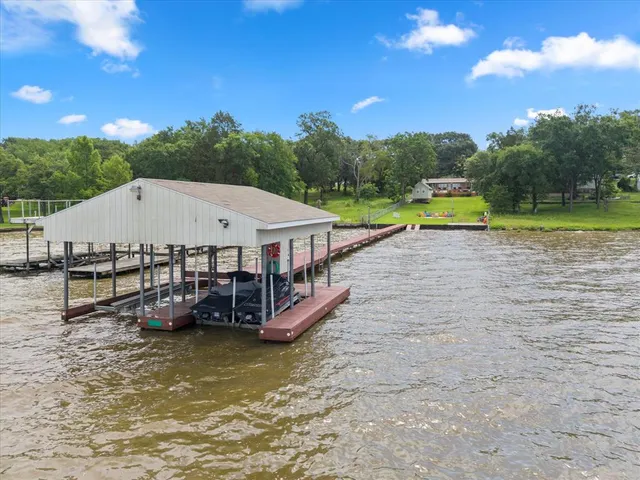 $459,900 | 142 Ivy Lane, Mabank, TX 75156