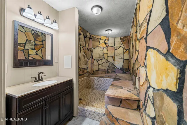 $500,000 | 1888 Wilderness Drive, Talbott, TN 37877