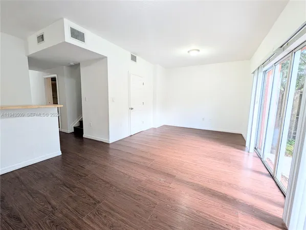 $2,000 | 825 Southwest 6th Place, Florida City, FL 33034