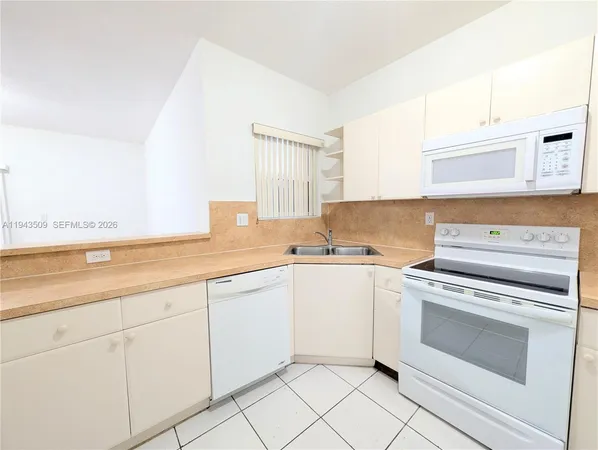 $2,000 | 825 Southwest 6th Place, Florida City, FL 33034