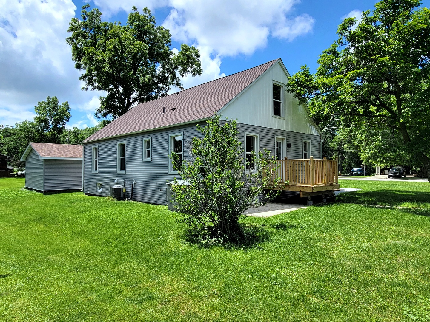 S333 Winfield Road Winfield, IL 60190 - Photo 30 of 37 a view of a house with backyard and garden