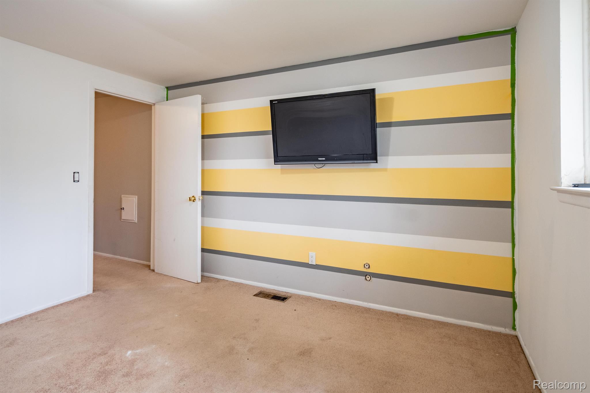 20960 Harvard Road Southfield, MI 48076 - Photo 23 of 40