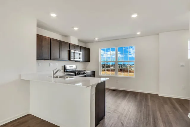 $339,990 | 2664 Arrowhead Drive, Pingree Grove, IL 60140