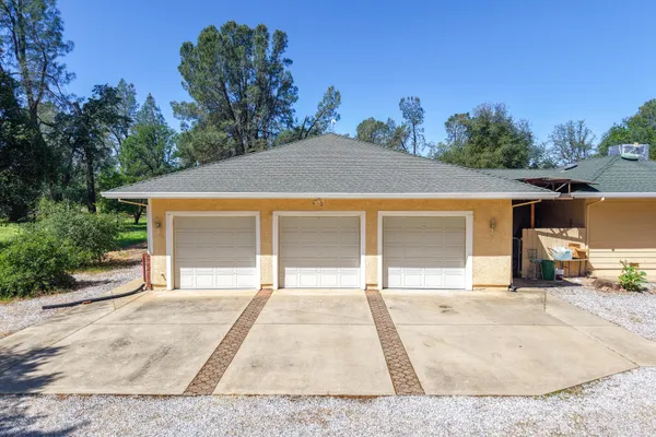 $820,000 | 16922 China Gulch Drive, Anderson, CA 96007