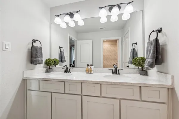 $679,500 | 2119 Parker Grove Drive, Manvel, TX 77578