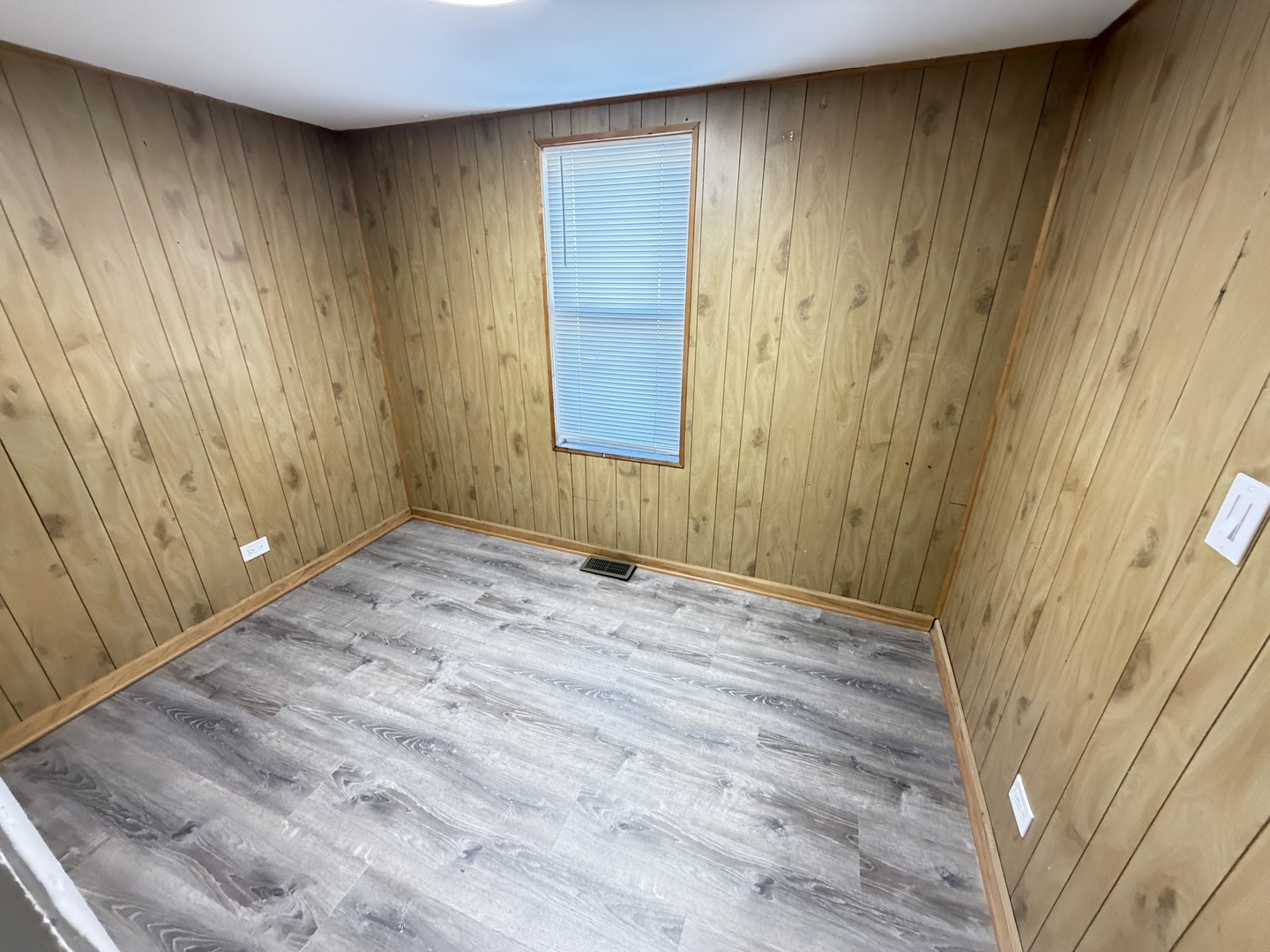 4838 West Addison Street, Unit 1F Chicago, IL 60641 - Photo 10 of 13