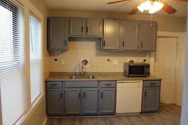 $3,000 | 10 Mattakeeset Street, Unit 10, Boston, MA 02136