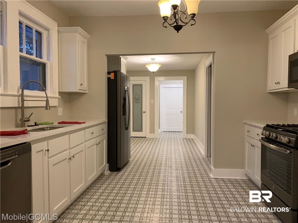 107 Macy Place Mobile, AL 36604 - Photo 2 of 22