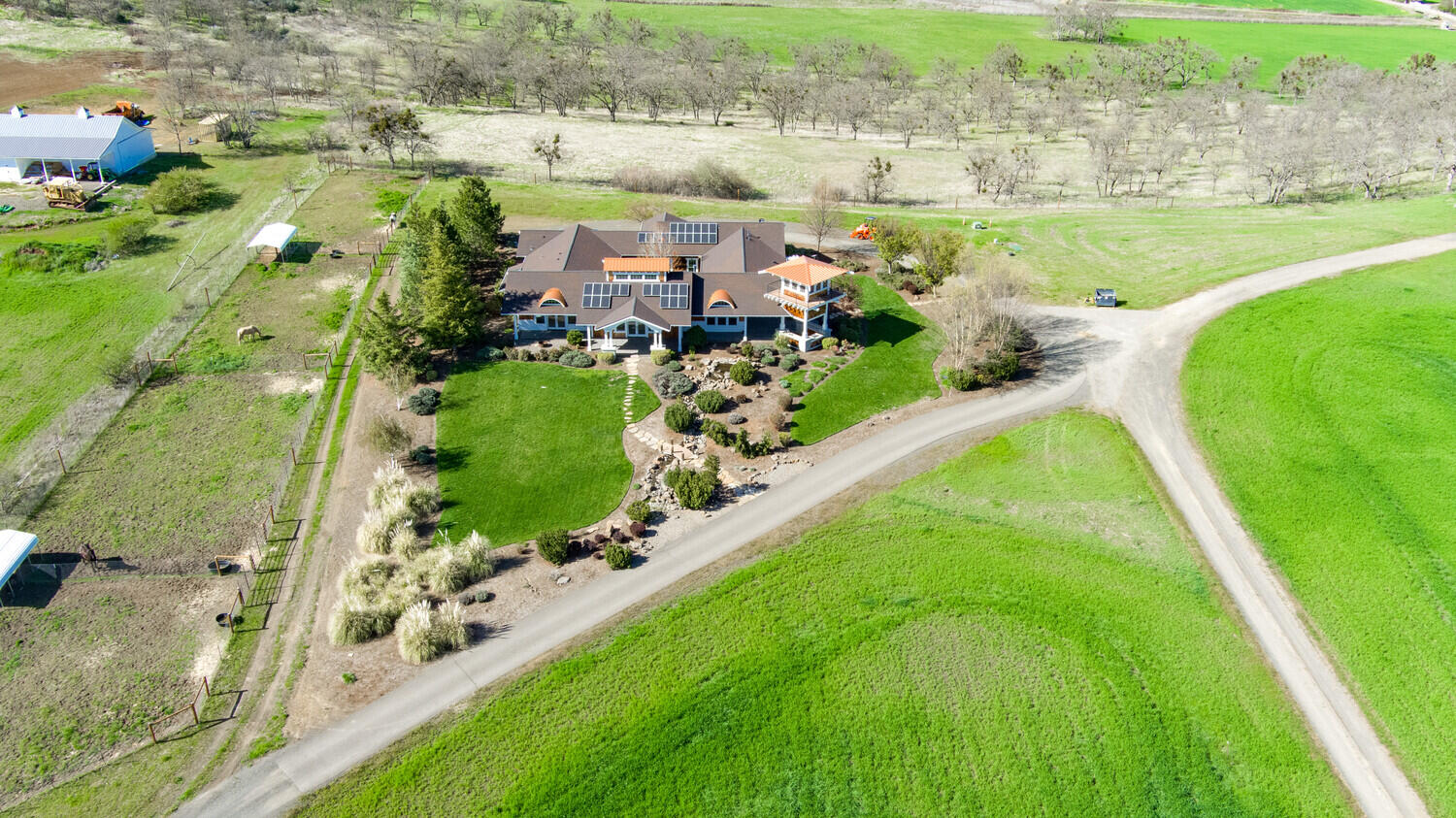 2255 Coker Butte Road Medford, OR 97504 - Photo 14 of 102 35_CBR_35_mls