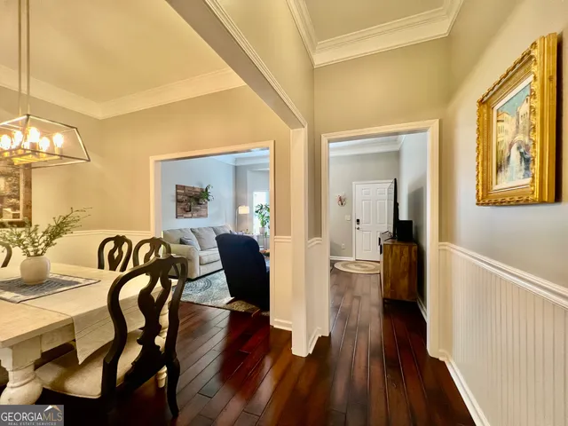 a view of a livingroom and dining room